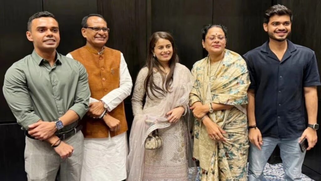 Amanat Bansal In Politics