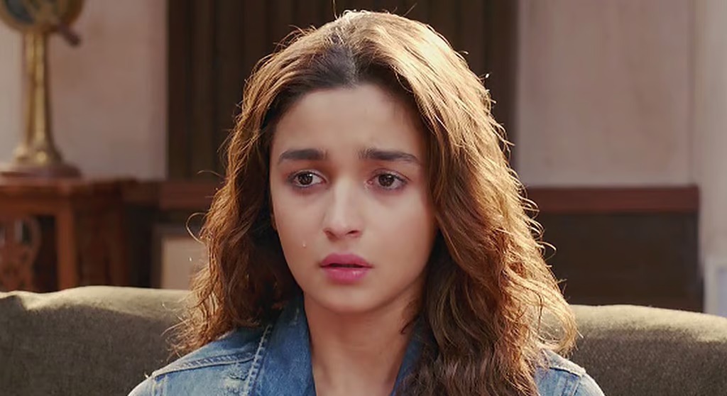 आलिया ने सैनिकों के लिए लिखा इमोशनल नोट-हम चैन की नींद सो सकें इसके लिए वे जान की बाजी लगा देते हैं