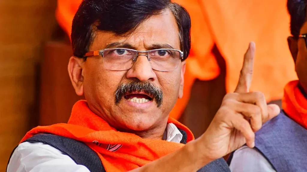 पहलगाम में लोग  मारे जा रहे थे और पीएम बॉलीवुड में तस्वीर खिंचवा रहे थे – संजय राउत ने साधा निशाना