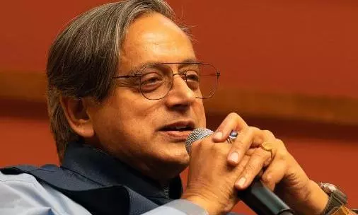 शशि थरूर बोले- मैं भाजपा में नहीं जा रहा लेकिन मोदीजी भारत का ‘प्राइम एसेट’
