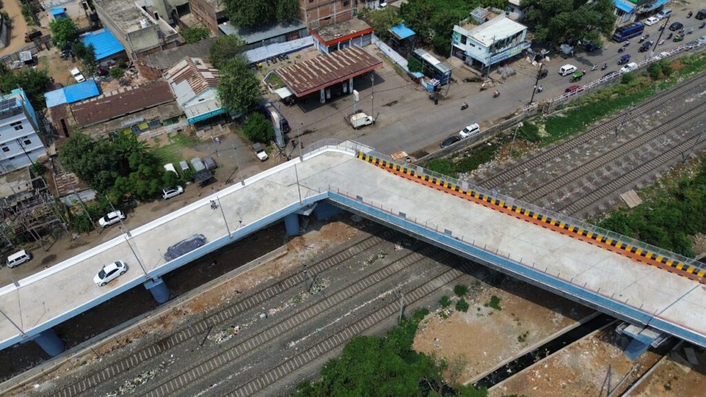 देशभर में ट्रोल होने के बाद रीडिजाइन होगा ’90 डिग्री वाला ब्रिज’, सोशल मीडिया पर बने थे खूब मीम्स