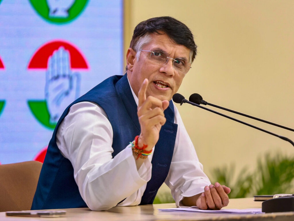 चुनाव आयोग की निष्पक्षता पर विपक्ष का आरोप, बिहार में वोटर लिस्ट पुनर्निरीक्षण एक साजिश-पवन खेड़ा’