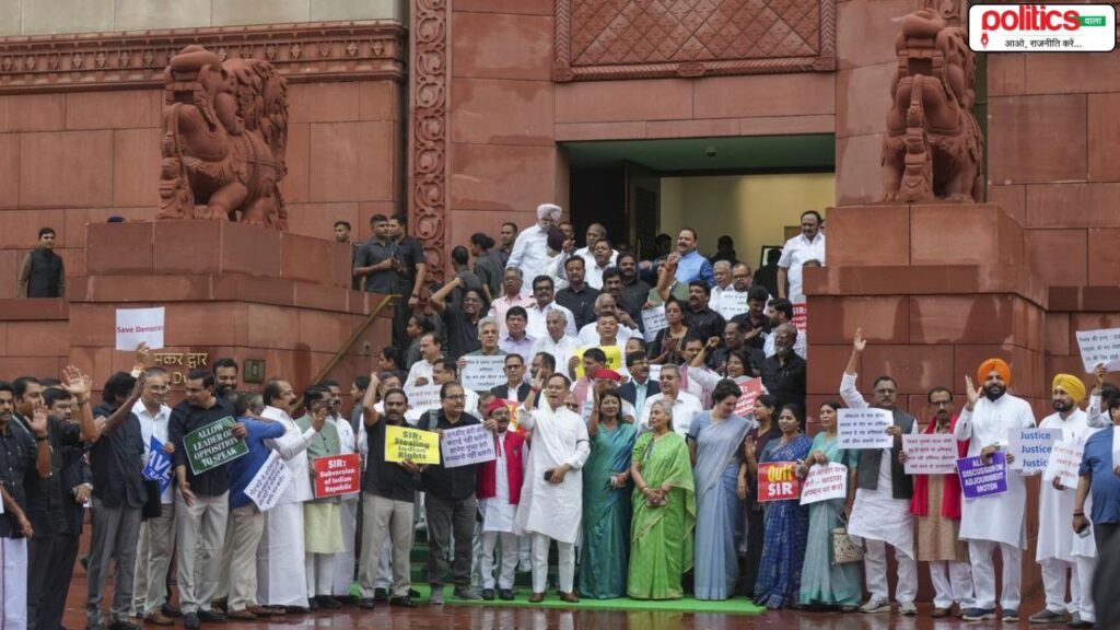 संसद के मानसून सत्र का चौथा दिन: सदन से लेकर बाहर तक बिहार वोटर वेरिफिकेशन पर विपक्ष का हंगामा
