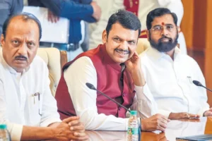 महाराष्ट्र में ऑपेरशन लोटस से डरे शिंदे पहुंचे शाह की शरण में