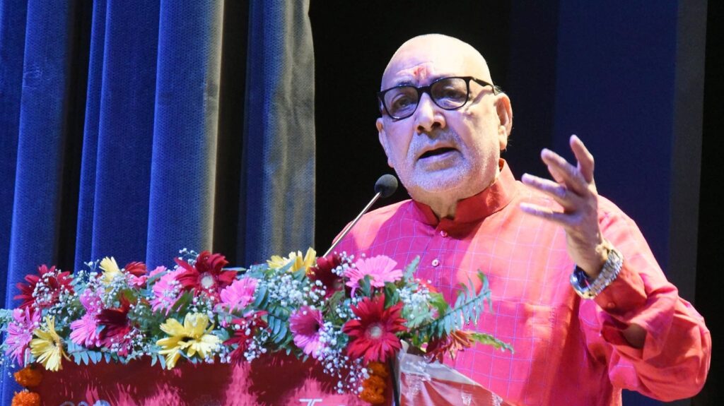 बुर्का पहनकर वोट देने वाली औरतों को चेहरा दिखाना चाहिए