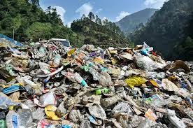 केदारनाथ यात्रा: ऐतिहासिक भीड़ ने पैदा किया 2,324 टन कचरे का संकट