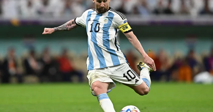 लियोनेल मेसी के दौरे के साथ चर्चा में है उनका 74 अरब रुपये का पैर