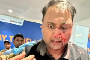दिल्ली इंदिरा गाँधी एयरपोर्ट पर यात्री को बेरहमी से पीटा, पायलट सस्पेंड