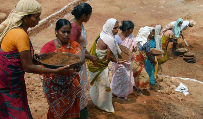 गांधी का नाम ही नहीं गांधीवाद भी हटा .. मनरेगा राज्यों की तोड़ेगा कमर !