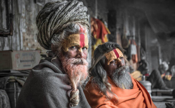 यूपी में साधु-संन्यासियों से SIR भरवाना बीजेपी के लिए बना धर्मसंकट