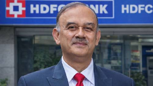 एचडीएफसी बैंक… के चेयरमैन ने दिया इस्तीफा.. करीब 5% शेयर गिरे..