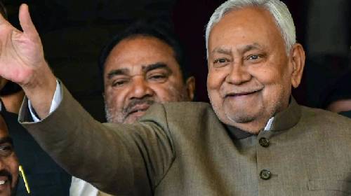 नीतीश कुमार ने जनता दल (यूनाइटेड) के राष्ट्रीय अध्यक्ष पद के लिए भरा नामांकन!