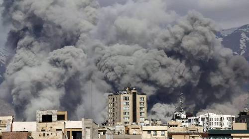 अरामको की रास तनुरा रिफाइनरी पर ईरानी ड्रोन का हमला, वैश्विक तेल बाज़ार पर पड़ सकता है असर!