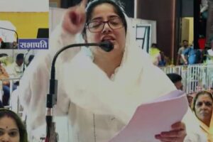 वंदे मातरम् …कांग्रेस पार्षद बोलीं, हम किसी के बाप की नहीं सुनते, कांग्रेस भी जाए भाड़ में !