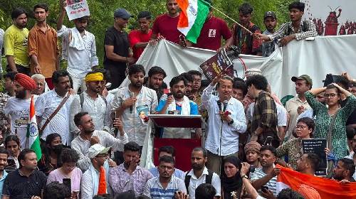 गुजरात और असम के छात्र आंदोलन से कितना अलग है सीजेपी का प्रदर्शन ?