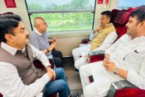 मुसाफिर दो, सफर एक, रास्ता एक, मंजिल एक…जब ट्रेन में हुई जीतू पटवारी और खण्डेलवाल की मुलाकात!