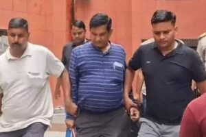 रिटायरमेंट से एक दिन पहले 6 हजार की रिश्वत लेते पकड़े गए निगम के इंजीनियर!