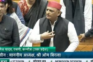 संसद में छात्रों के मुद्दे पर विपक्ष का जोरदार प्रदर्शन, कार्यवाही बार-बार बाधित हुई!