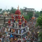 जूते पहनकर ‘रथ’ पर चढ़ा मुस्लिम युवक,  जमानत की शर्त के रूप में मंदिर की सफाई का आदेश