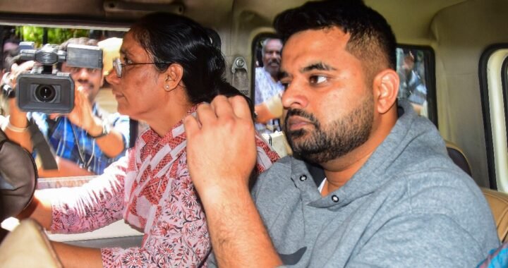 रेप केस में उम्रकैद काट रहे प्रज्वल रेवन्ना से जेल में फोन बरामद, मिले 90 अश्लील विडियो!