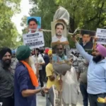 सज्जन कुमार को हीरो बताने पर बवाल, राहुल गांधी के घर पर सिख नेताओं का प्रदर्शन