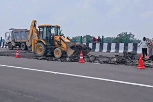 4700 करोड़ की लागत से बना एक्सप्रेस-वे, 47 दिन भी नहीं टिका…!