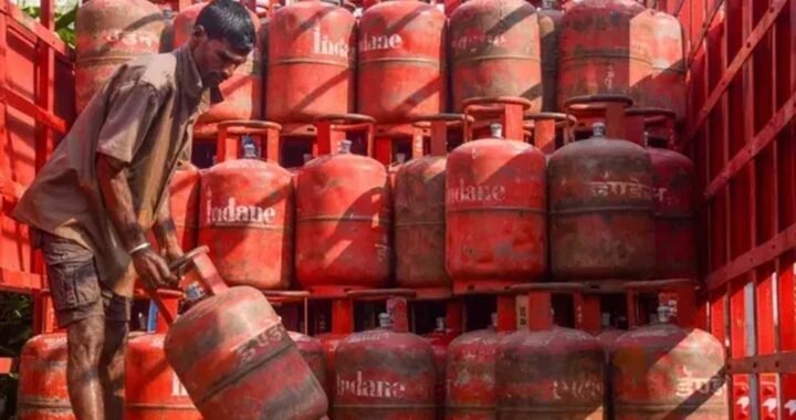 LPG Cylinder पर बड़ा अपडेट, 1 अक्टूबर से Aadhaar Biometric Authentication होगा अनिवार्य