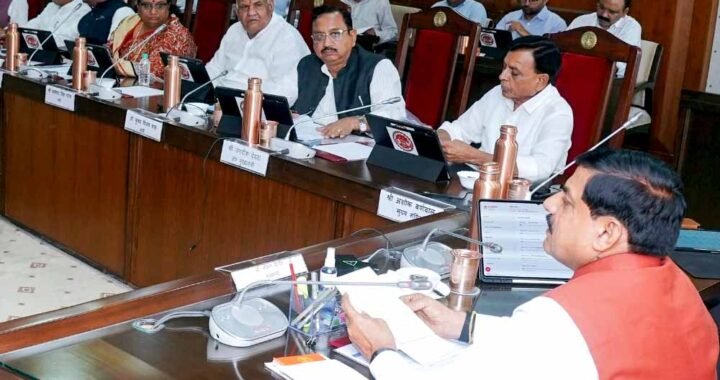 MP कैबिनेट में स्वामित्व योजना की रजिस्ट्री पर विरोध, CS बोले- एक महीने में कराएं; CM ने दिए पटवारियों को समझाने के निर्देश