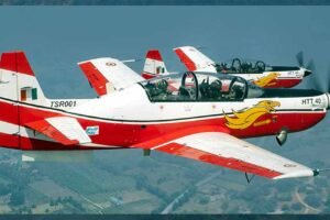 HAL आज वायुसेना को सौंपेगी LCA तेजस ट्रेनर और HTT-40, रक्षा मंत्री राजनाथ सिंह रहेंगे मौजूद