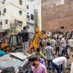 दिल्ली के सत्य निकेतन में 5 मंजिला इमारत भरभराकर गिरी, 6 की मौत; CCTV में कैद हुआ हादसा