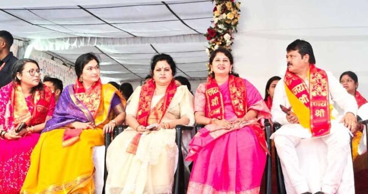 रायपुर के महादेव घाट पर भव्य महाआरती, CM विष्णुदेव साय समेत कई जनप्रतिनिधि हुए शामिल