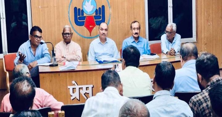 पेंशन बंद होने से प्राध्यापक परेशान, बोले- ‘हमने देश सेवा के लिए विद्यार्थी तैयार किए, अब रोटी को मोहताज’