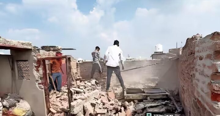 सत्य निकेतन हादसे के बाद MCD सख्त, 40 इमारतों पर चला बुलडोजर, 8 प्रॉपर्टी सील