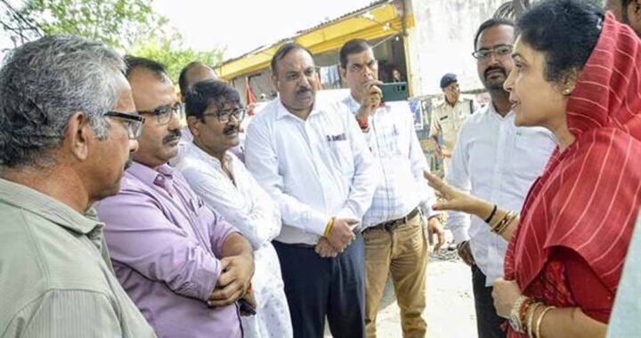 राज्यमंत्री (स्वतंत्र प्रभार) गौर ने अवधपुरी में किया सड़कों का निरीक्षण
