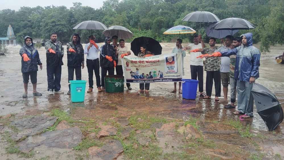 सेवा मेरा योगदान’ अभियान के तहत जल स्रोतों की साफ-सफाई