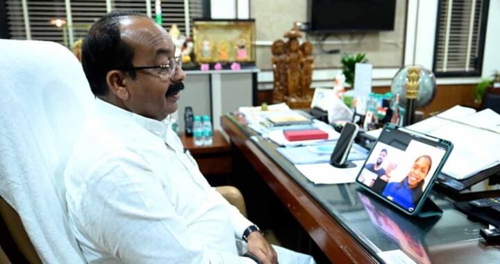 रायपुर : उप मुख्यमंत्री अरुण साव ने एशियन गेम्स की कबड्डी गोल्ड मेडलिस्ट संजू देवी से बात कर दी बधाई, कहा आपने छत्तीसगढ़ का बढ़ाया मान