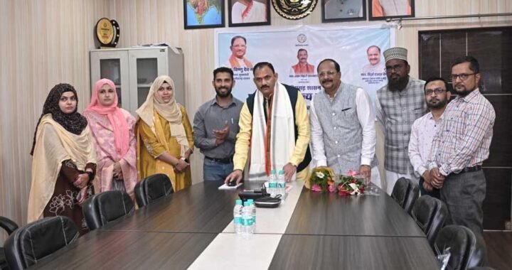 मंत्री  श्याम बिहारी जायसवाल ने किया   हज कमेटी की वेबसाइट का शुभारंभ