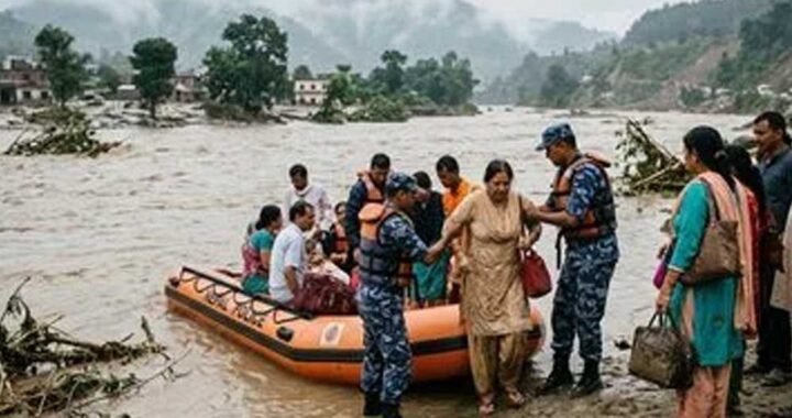 नेपाल बाढ़ के बाद राहत शिविरों में महिलाओं की मुश्किलें बढ़ीं, ‘पैड हैं मगर अंडरवियर नहीं’