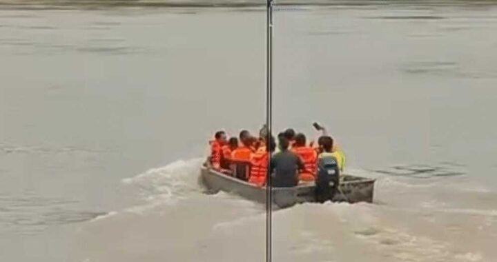 जबलपुर के गौरीघाट में होमगार्ड्स की मोटरबोट डूबी, इंजन खराब होने से नाव में भरा पानी