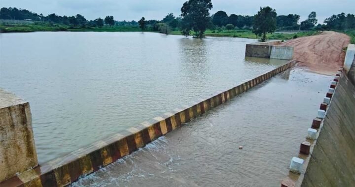 सेवा की कहानी: ग्रामीणों की मांग पर बना सकालो मुरना बांध, जल संकट से मिली राहत और 45 हेक्टेयर खेती को मिला पानी