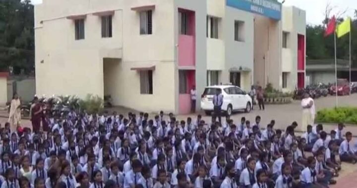 स्वामी आत्मानंद स्कूलों में LKG शुरू करने का आदेश