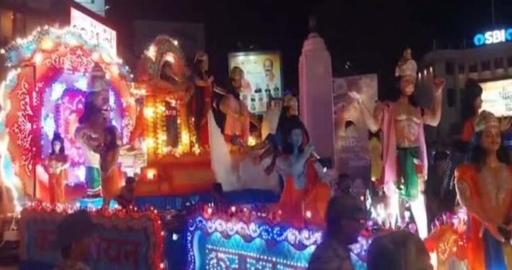 Raipur में आज रात झांकी चल समारोह, 2000 पुलिसकर्मी तैनात; शराब दुकानें बंद.