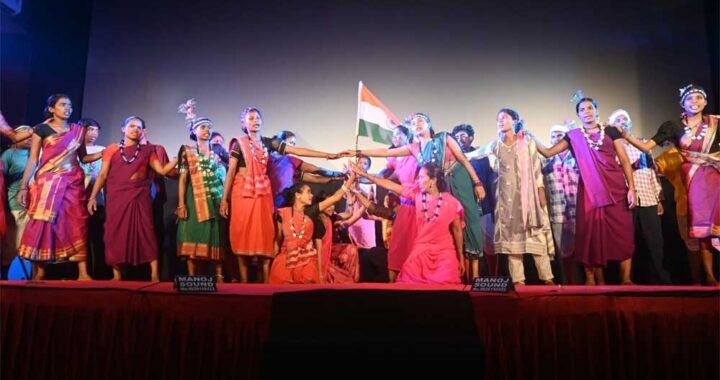 नारायणपुर जिला प्रशासन की पहल से पुनर्वासित युवाओं को NSD नई दिल्ली के विशेषज्ञों से मिला 30 दिवसीय नाट्य प्रशिक्षण
