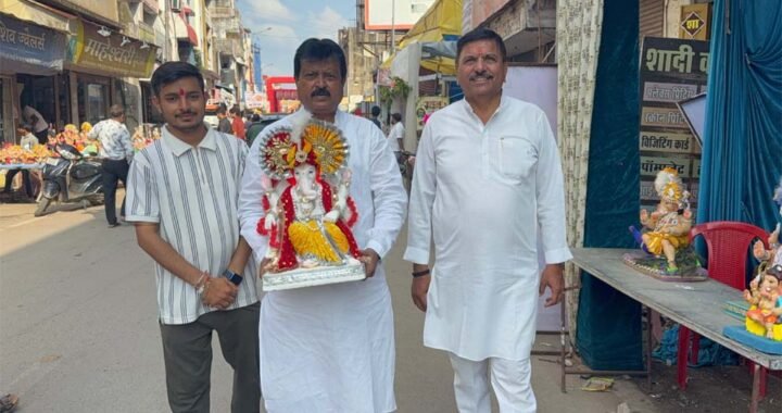 विघ्नहर्ता भगवान गणेश की भक्ति में रमा संजय श्रीवास्तव का निवास’
