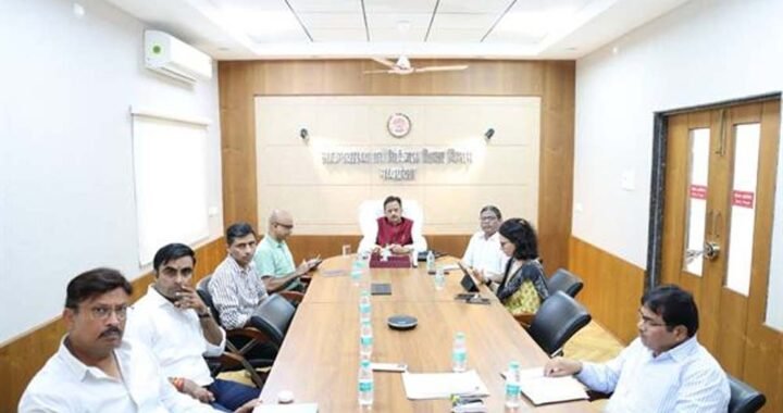 पूरे क्षेत्र को स्वास्थ्य सेवाओं से कवर करें, शत-प्रतिशत टीकाकरण एवं गर्भवती महिलाओं का समय पर पंजीयन एवं एएनसी जांच सुनिश्चित हो: उप मुख्यमंत्री  शुक्ल
