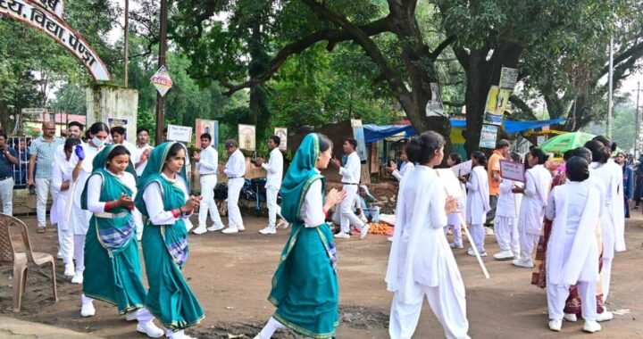 सेवा संकल्प अभियान के तहत नुक्कड़ नाटक और रंगोली से विद्यार्थियों ने दिया जागरूकता एवं राष्ट्र निर्माण का संदेश