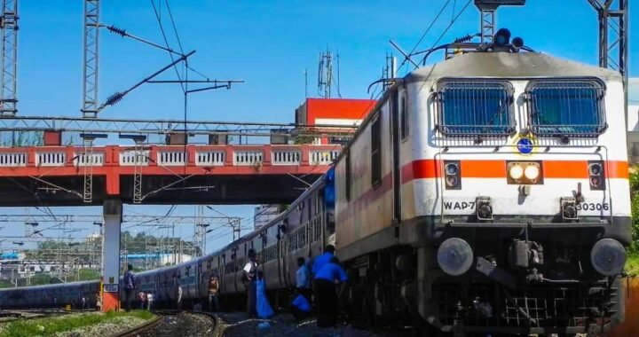 दिवाली-दशहरा पर रेलवे की बड़ी सौगात! 102 फेरे चलेंगी स्पेशल ट्रेनें, आज से बुकिंग शुरू