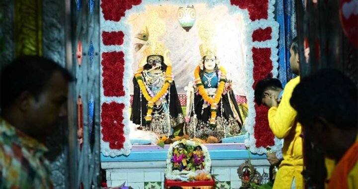 उप मुख्यमंत्री एवं कवर्धा विधायक विजय शर्मा ने श्रीकृष्ण जन्माष्टमी पर श्री राधा-कृष्ण बड़े मंदिर में की पूजा-अर्चना
