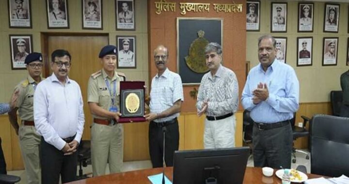 उत्तर पूर्वी पुलिस अकादमी के प्रशिक्षु पुलिस अधिकारियों ने की पुलिस महानिदेशक से भेंट