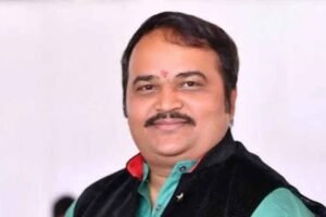 INDIA गठबंधन के प्रदर्शन के बीच उद्धव ठाकरे को झटका, शिवसेना (UBT) के राष्ट्रीय प्रवक्ता आनंद दुबे ने दिया इस्तीफा